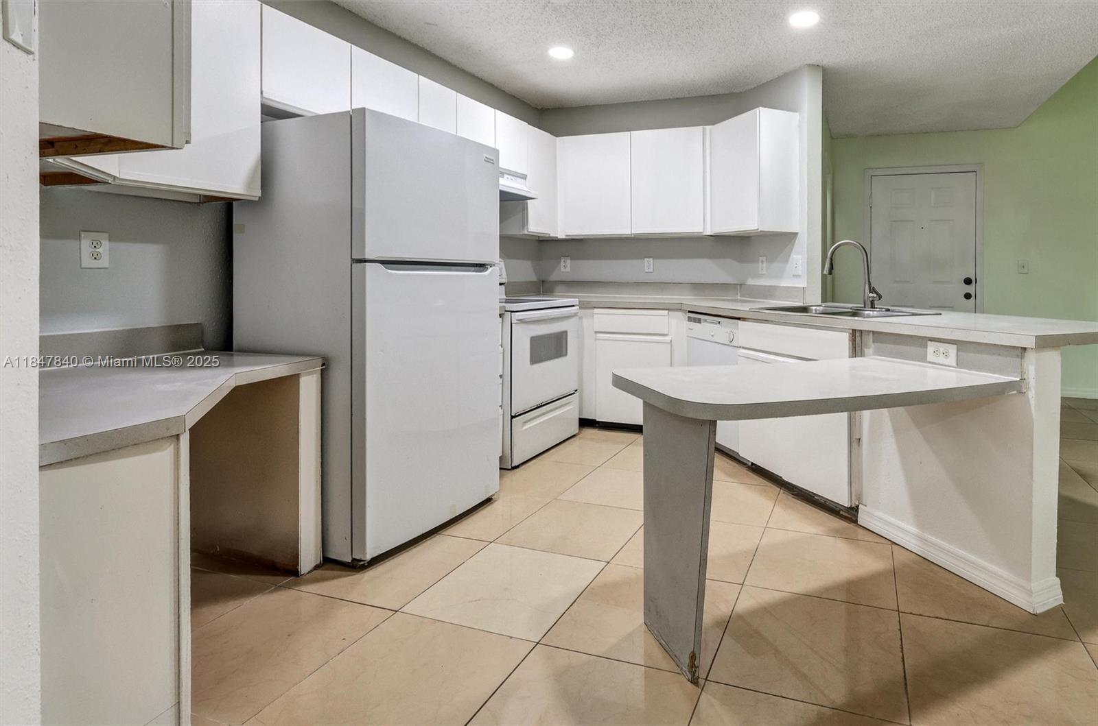 Property photo # 3