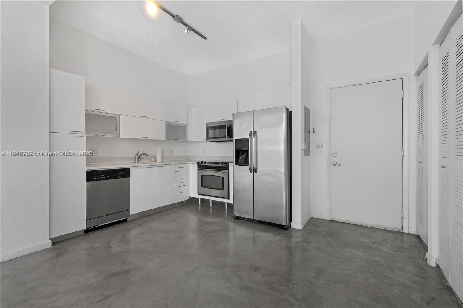 Property photo # 3