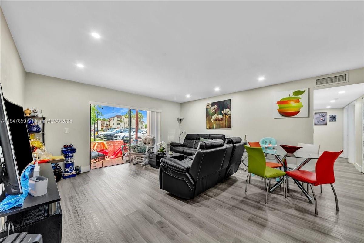 Property photo # 9