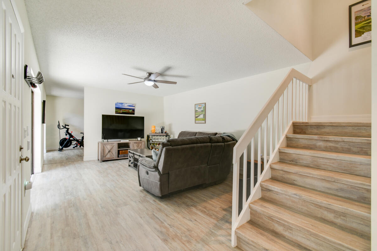 Image to showcase the property located at 630 6th Terrace