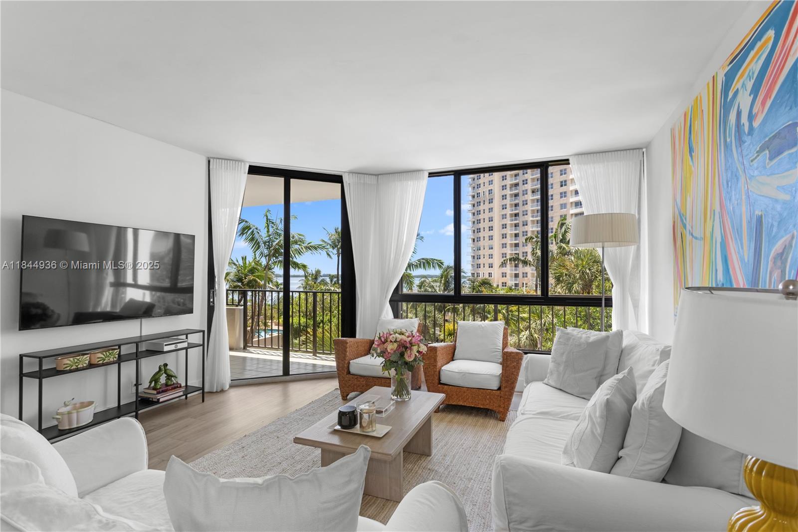 Apartamento para Alugar em Miami, FL