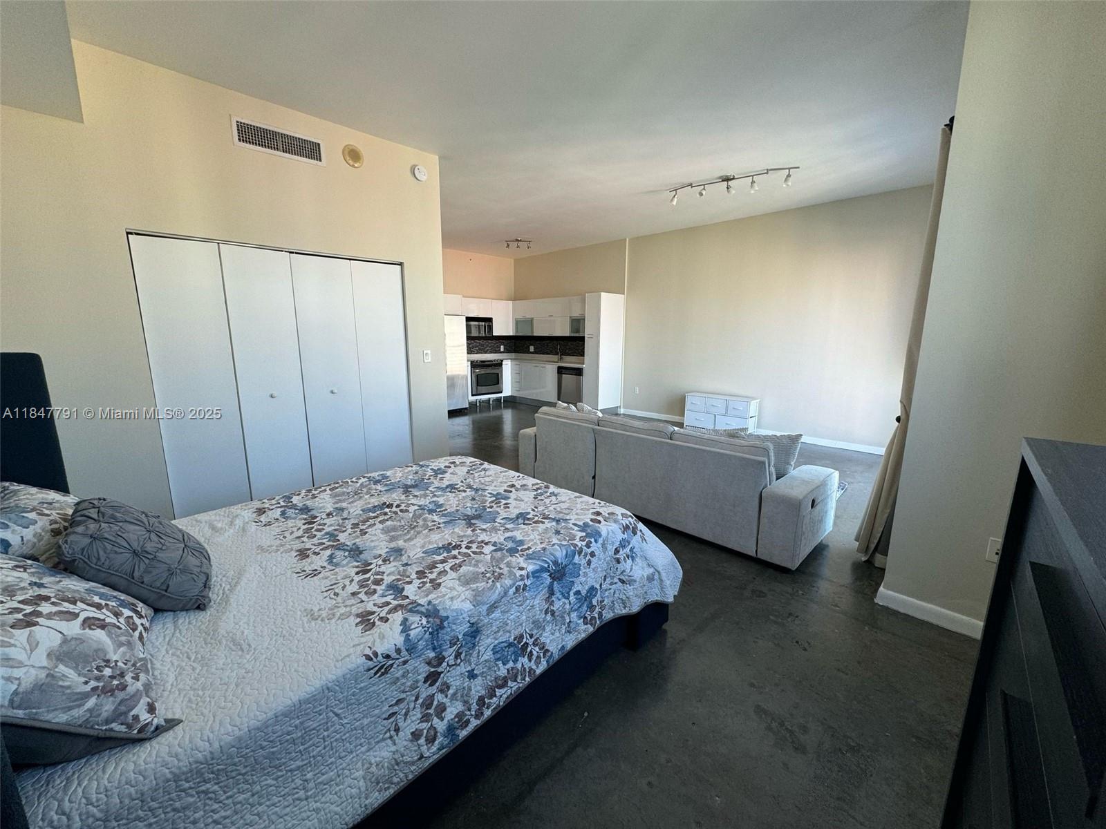 133 NE 2nd Ave #1417, Miami FL 33132