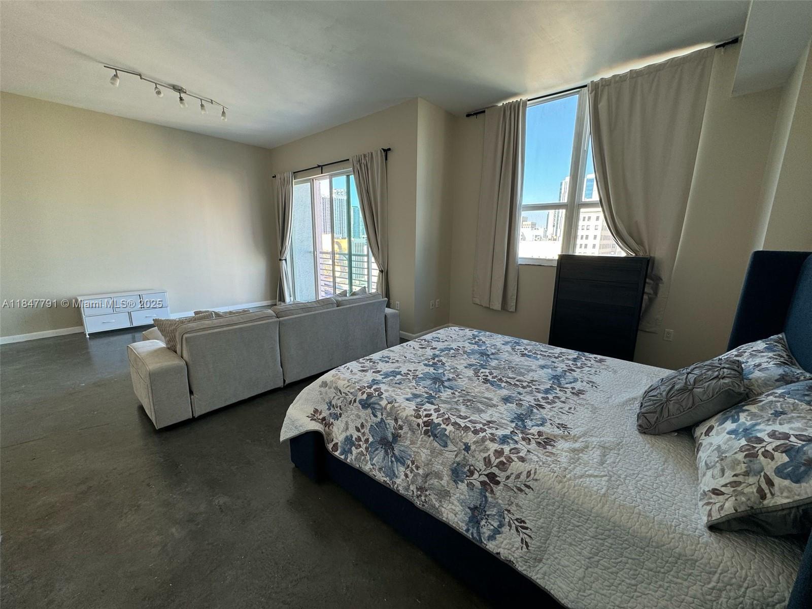 133 NE 2nd Ave #1417, Miami FL 33132