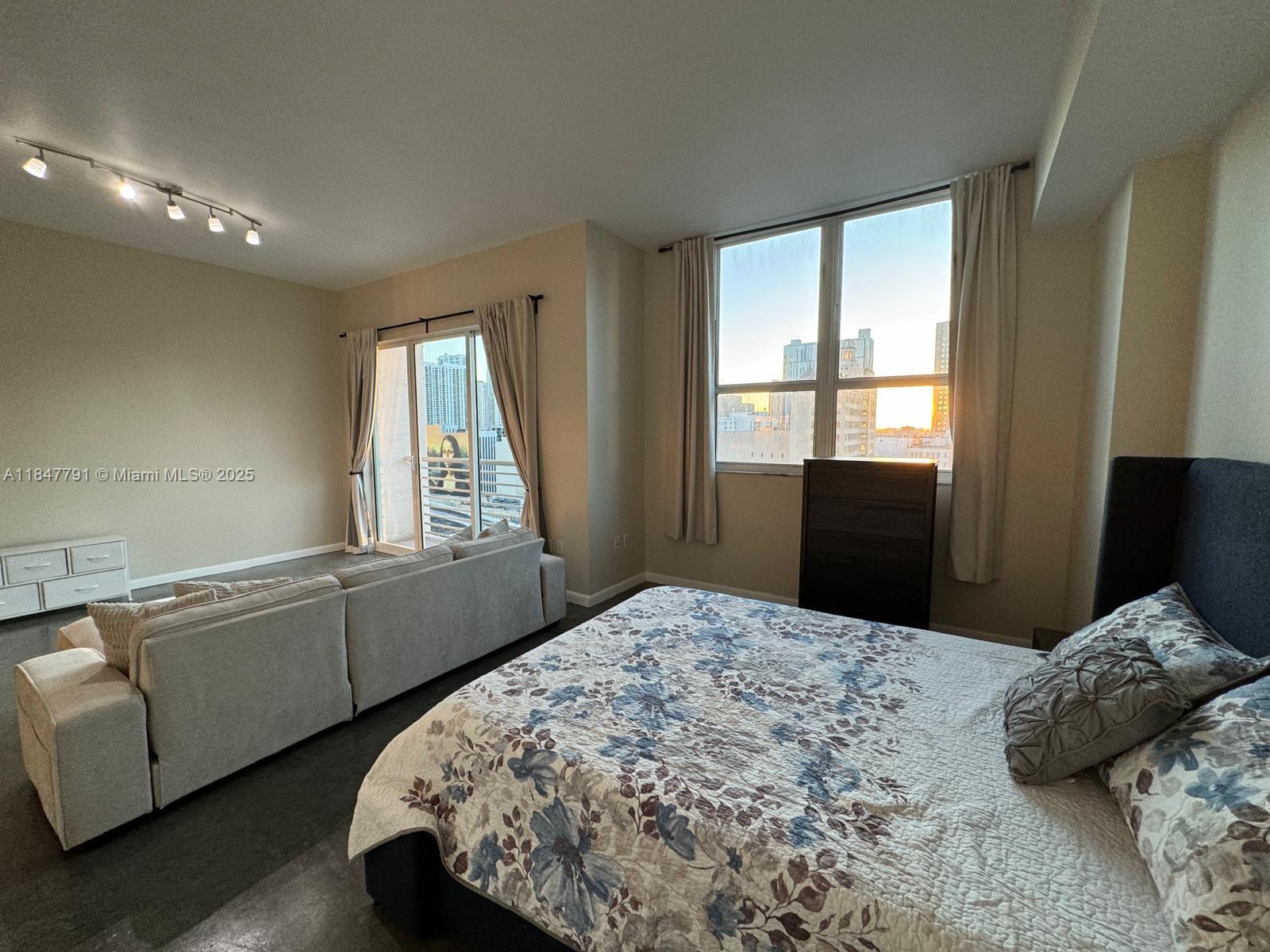 133 NE 2nd Ave #1417, Miami FL 33132