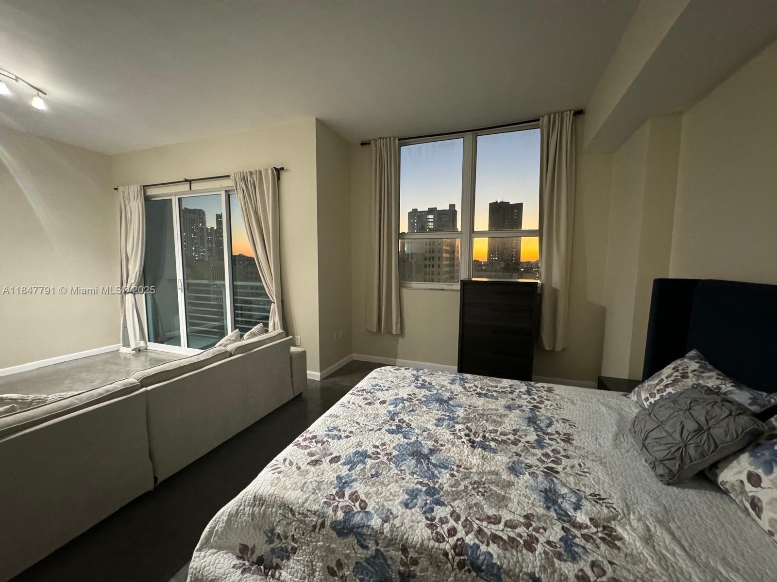 133 NE 2nd Ave #1417, Miami FL 33132
