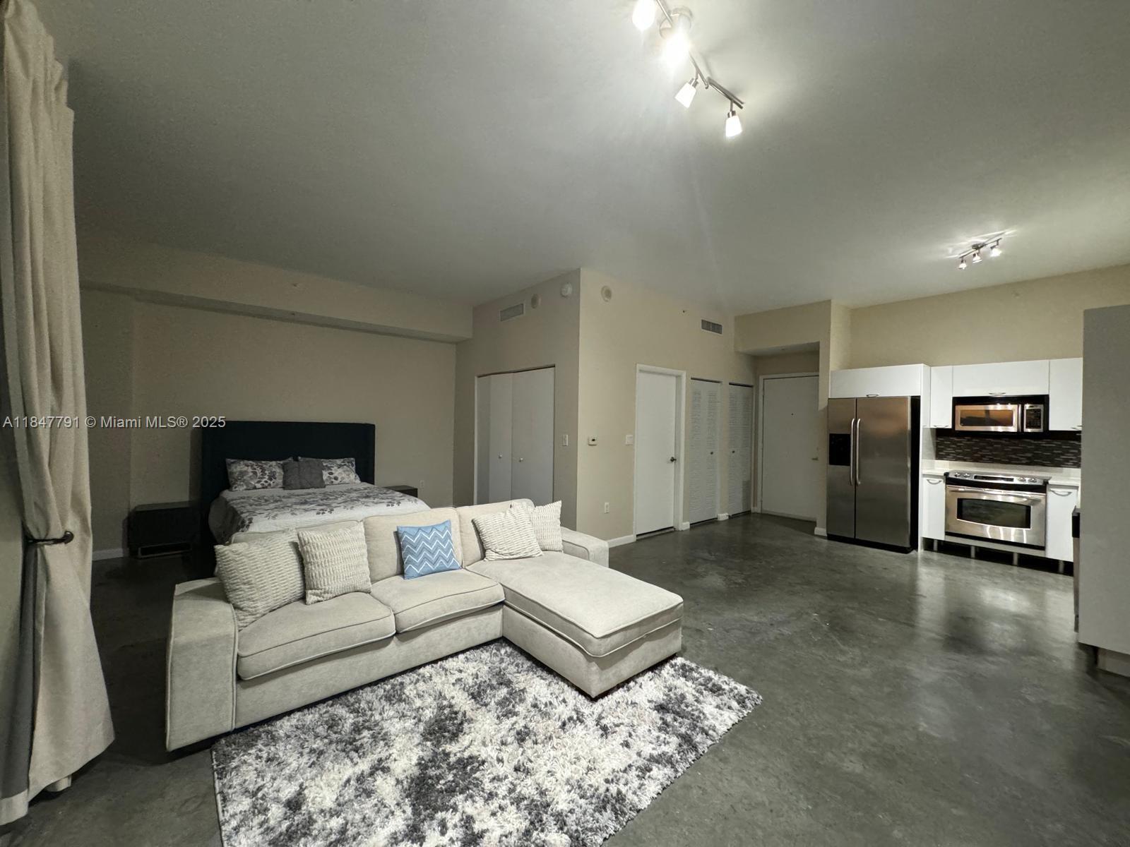 133 NE 2nd Ave #1417, Miami FL 33132
