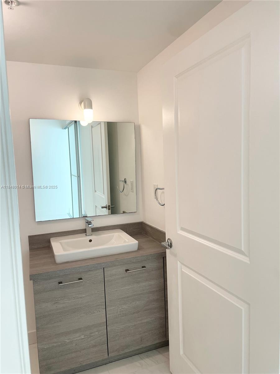 400 Sunny Isles Blvd #1002, Sunny Isles Beach FL 33160