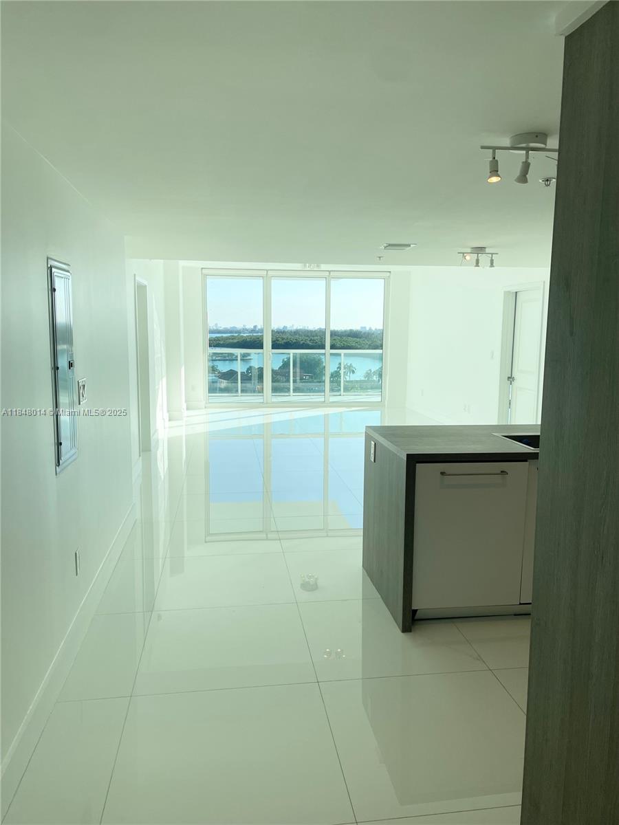 400 Sunny Isles Blvd #1002, Sunny Isles Beach FL 33160