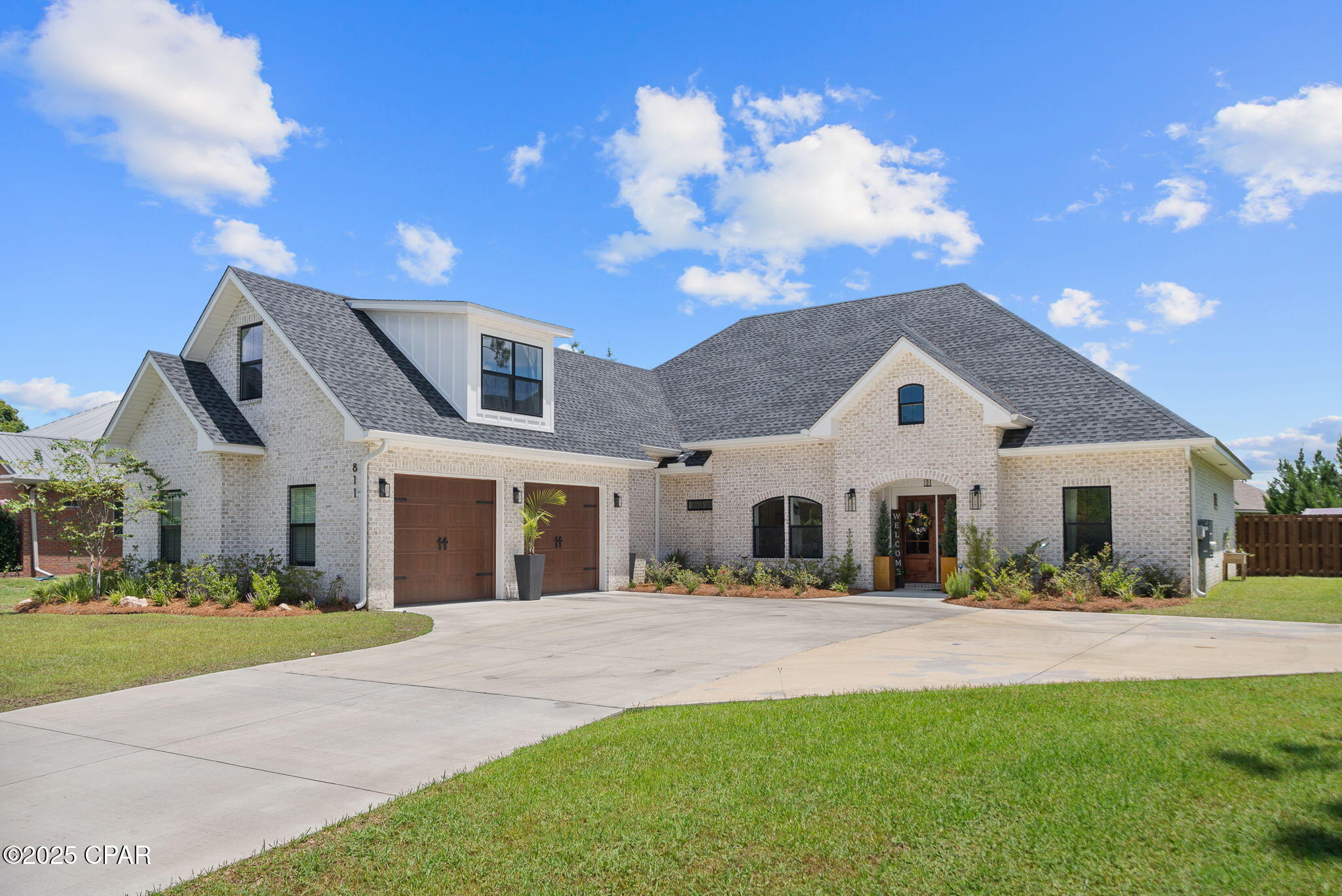 Image 2 For 811 College Oaks Lane