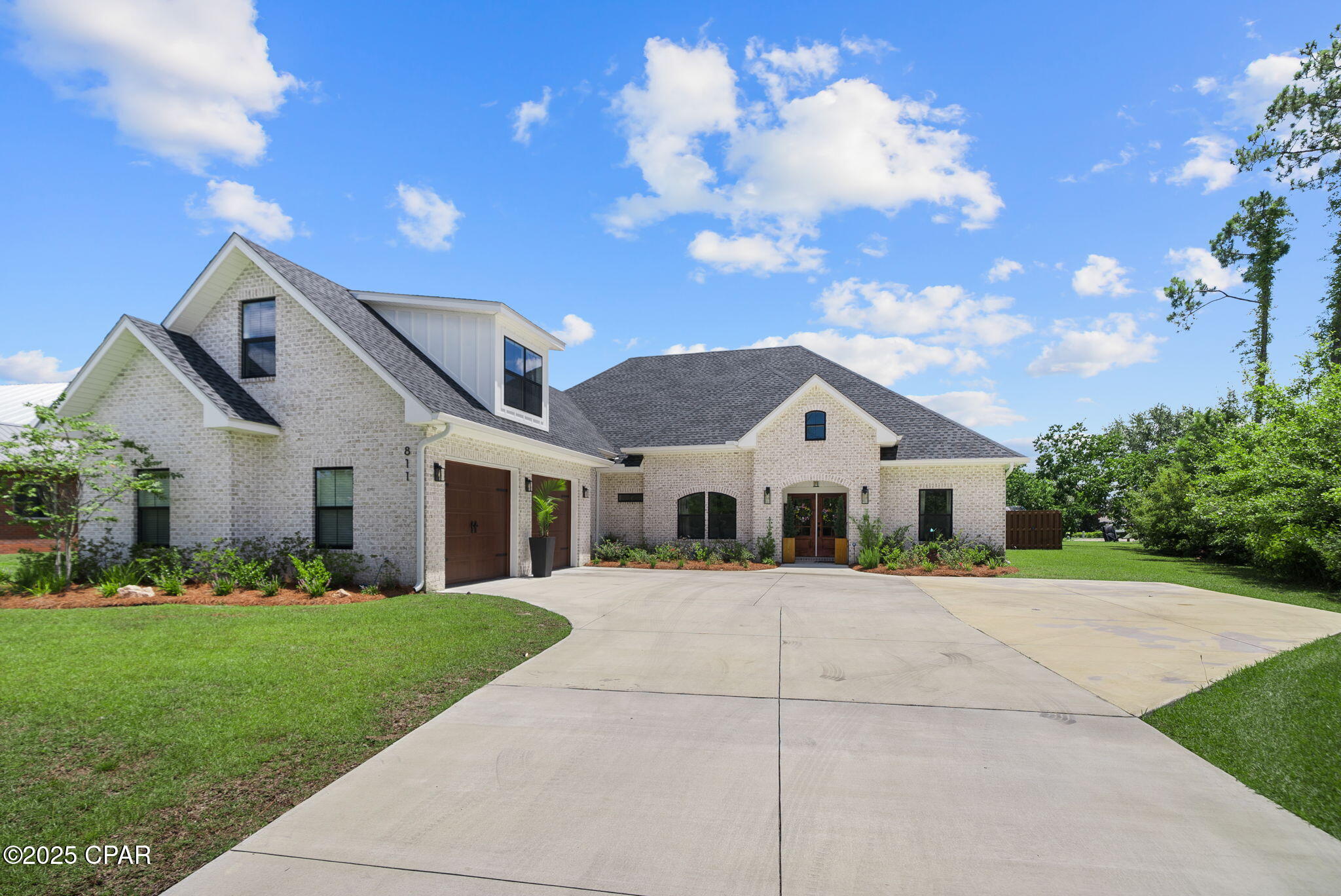 Image 3 For 811 College Oaks Lane