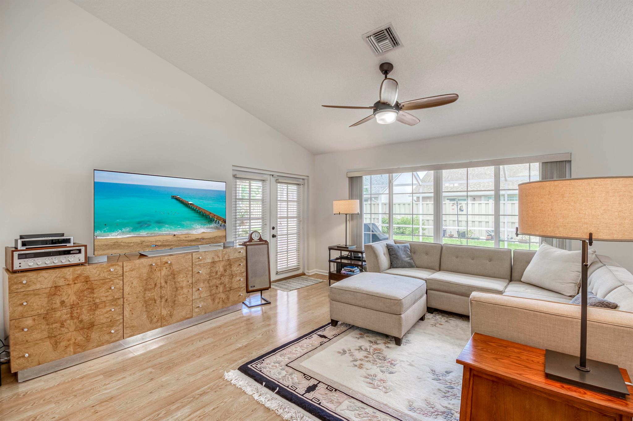 Image to showcase the property located at 255 Moccasin Trail W