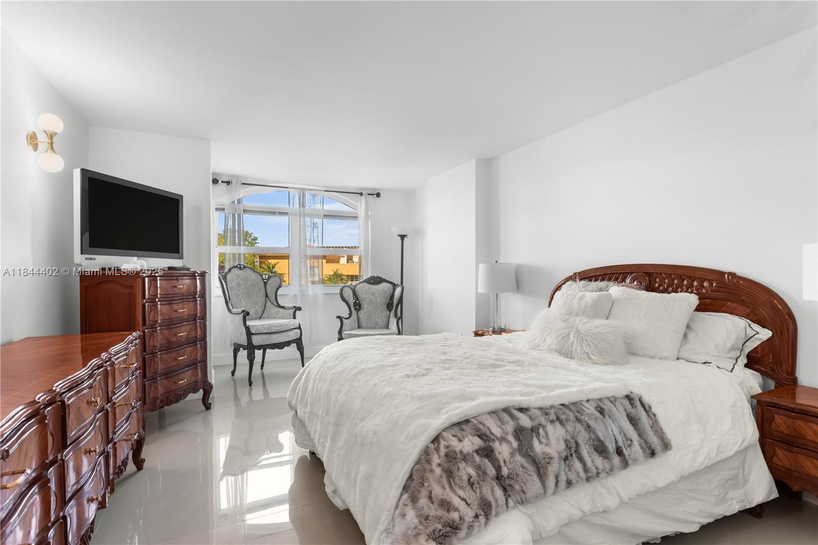 Property photo # 6