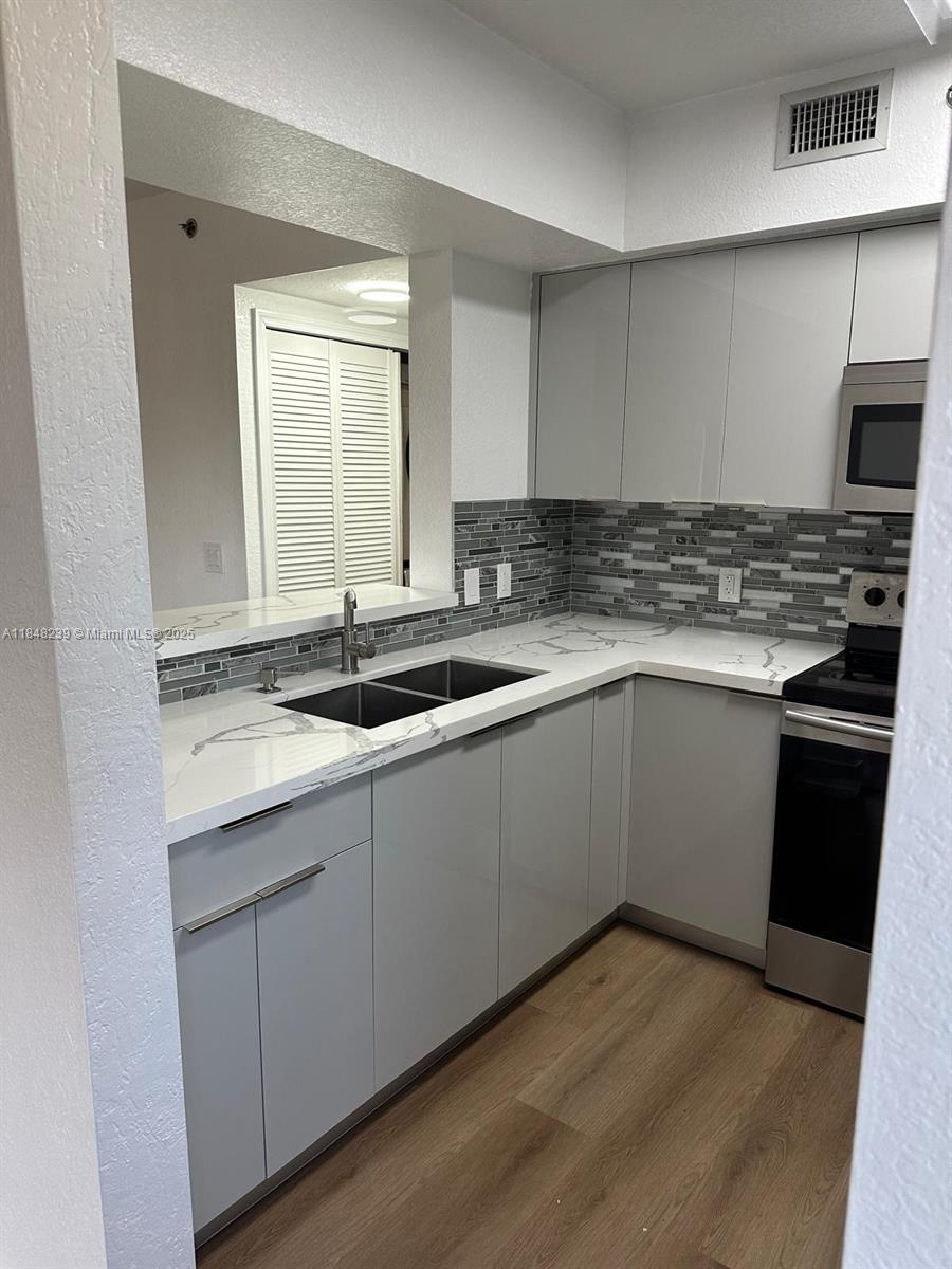 Property photo # 9