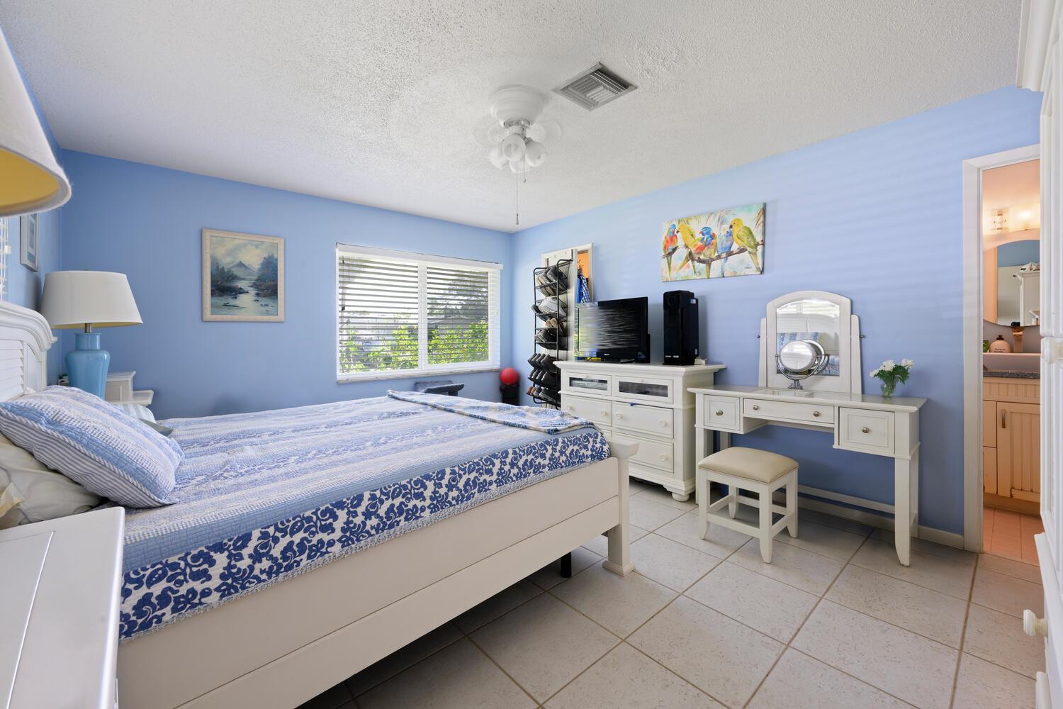 Image to showcase the property located at 3884 Lighthouse Drive