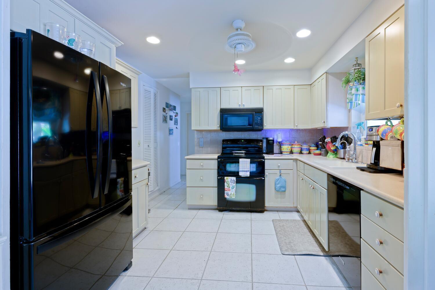 Image to showcase the property located at 3884 Lighthouse Drive