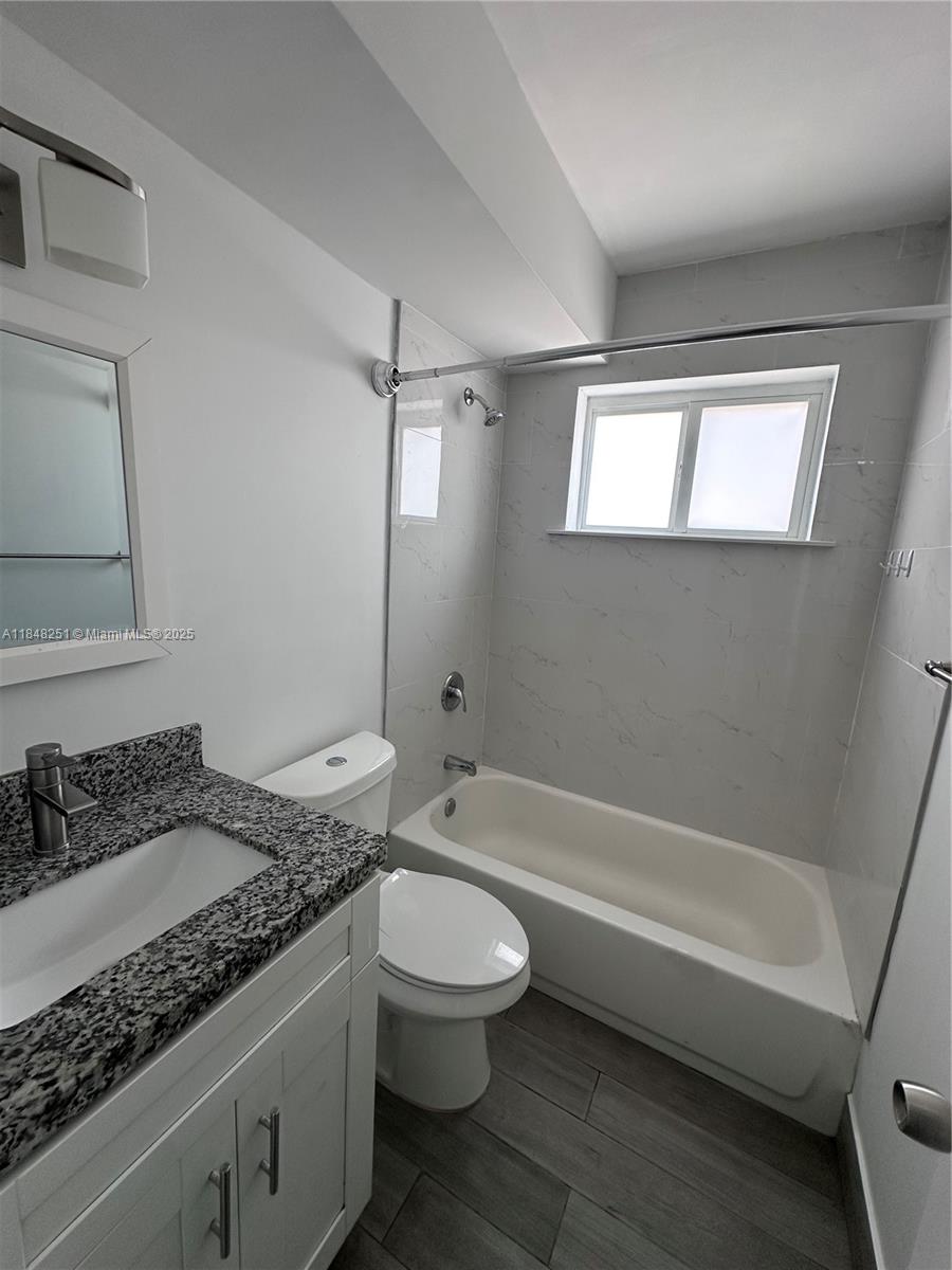 69 NW 35th St 2