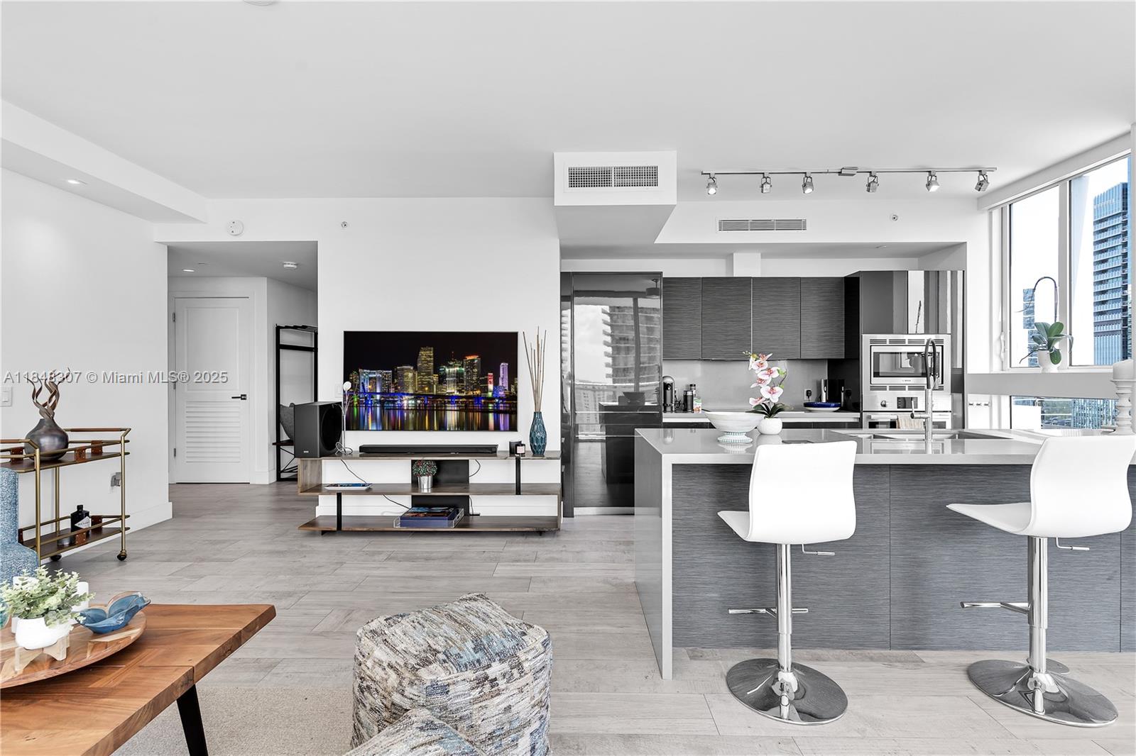 Property photo # 9