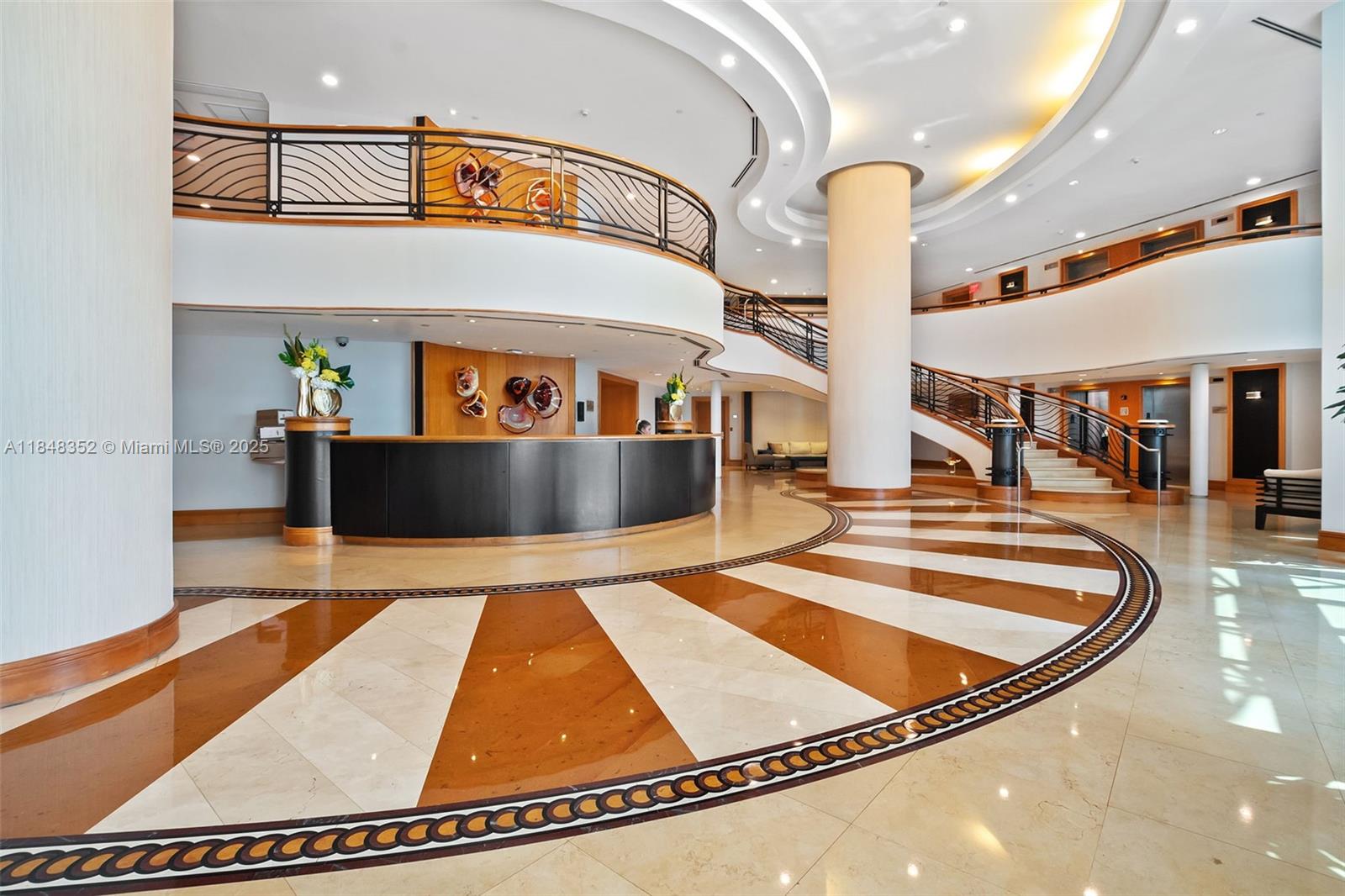 Apartamento à Venda em Sunny Isles Beach, FL