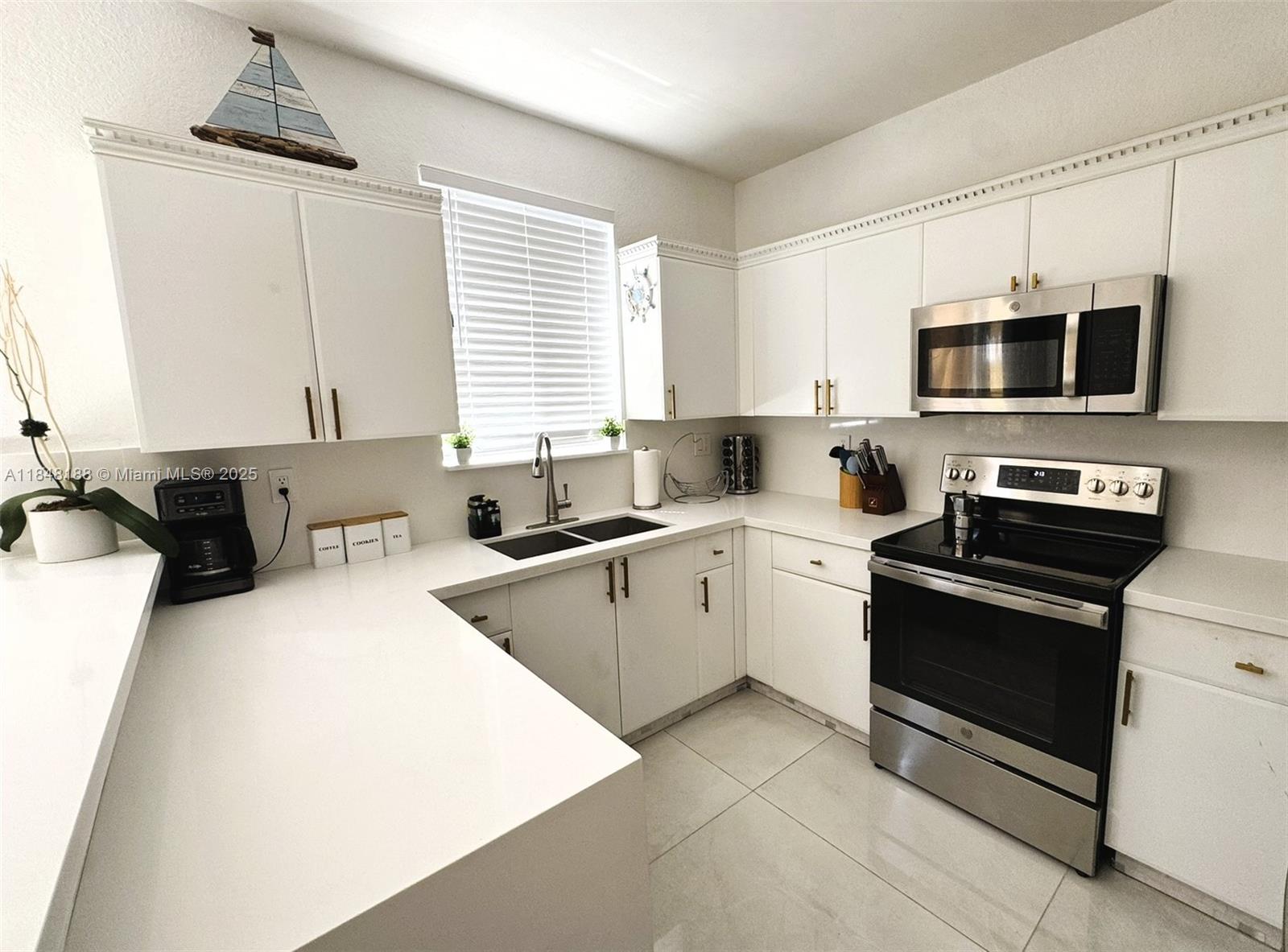 Property photo # 6