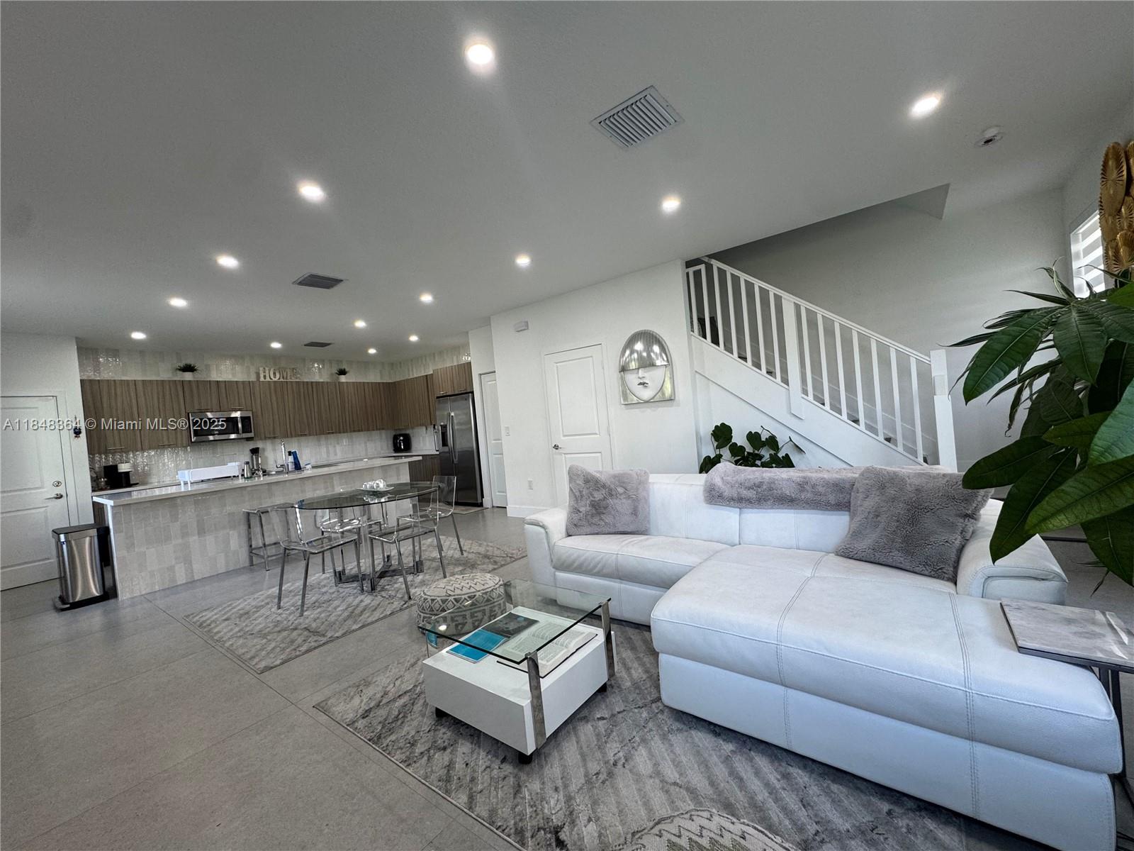 Property photo # 6