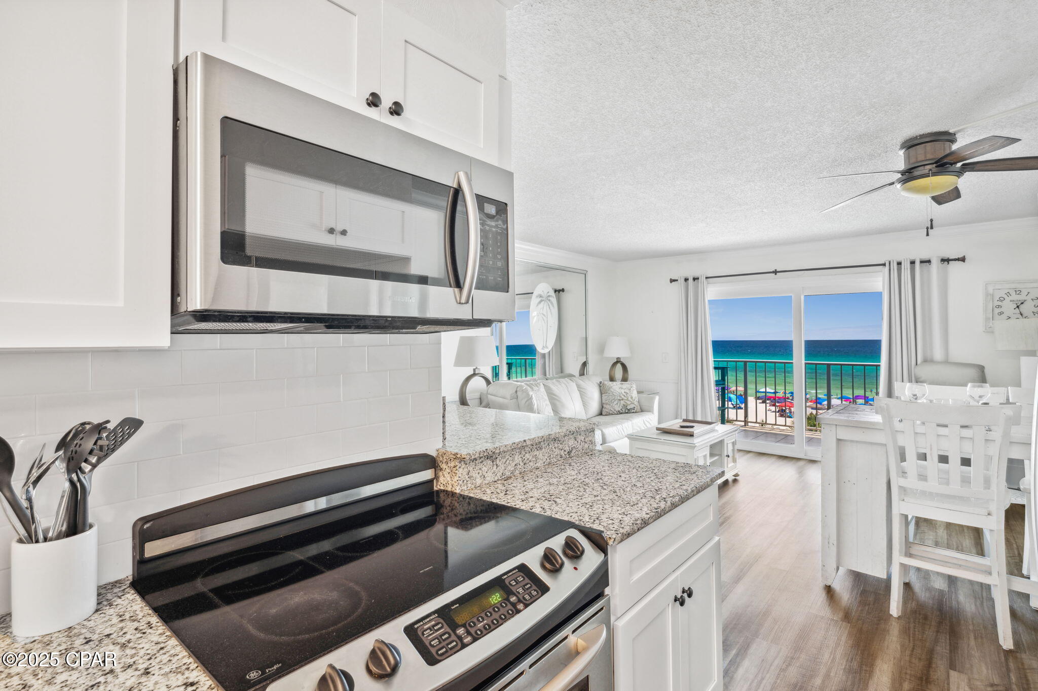 Image 7 For 8743 Thomas Drive 518