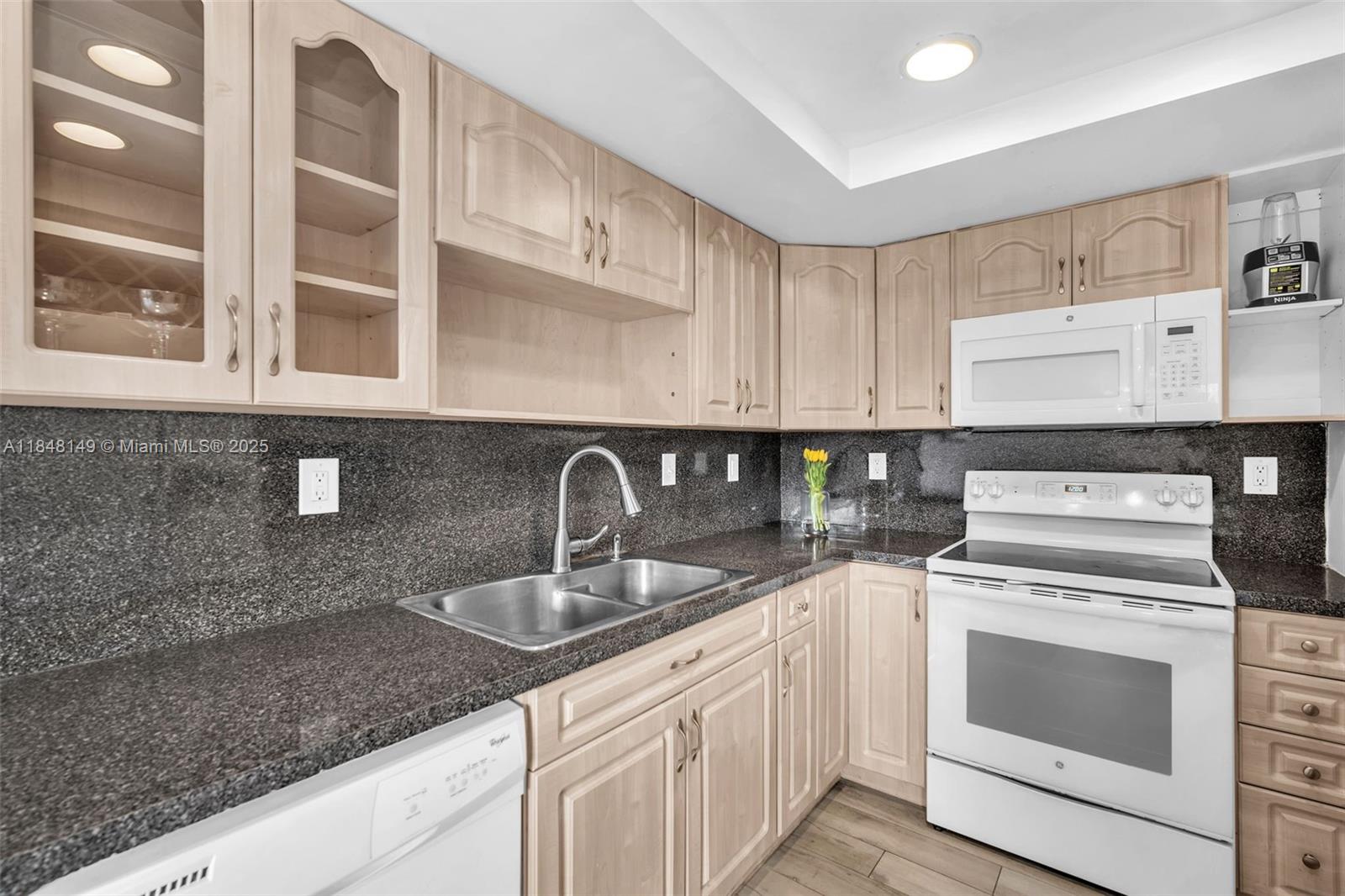 Property photo # 6