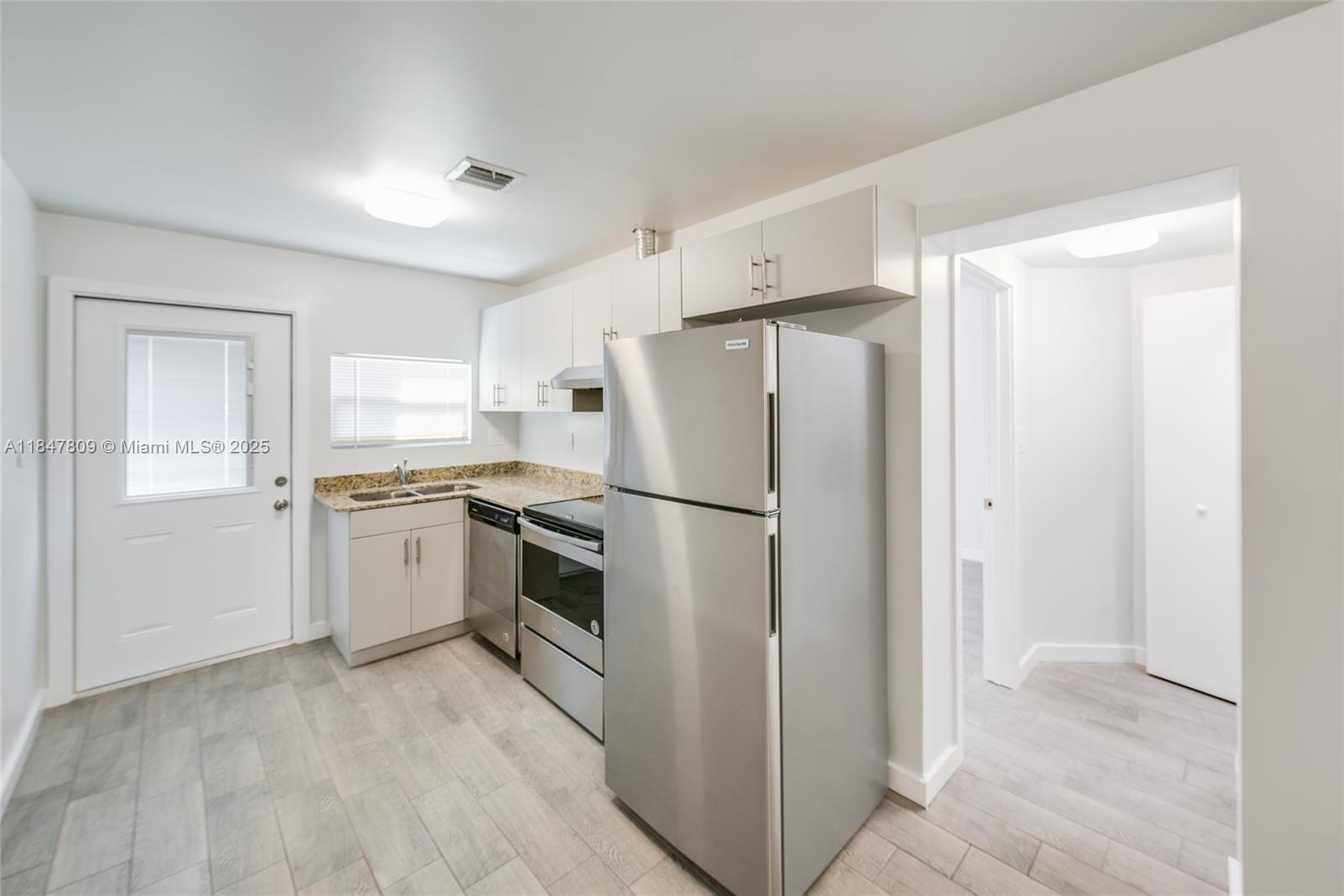 Property photo # 9