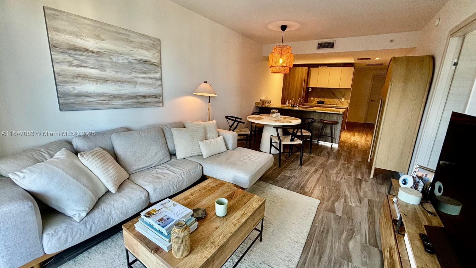 801 S Miami Ave #4706, Miami FL 33130