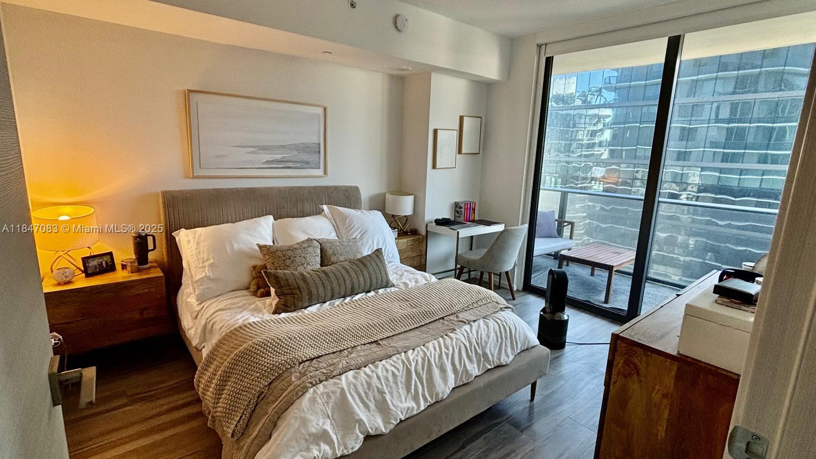 801 S Miami Ave #4706, Miami FL 33130