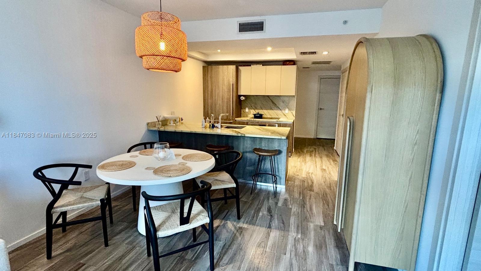 801 S Miami Ave #4706, Miami FL 33130