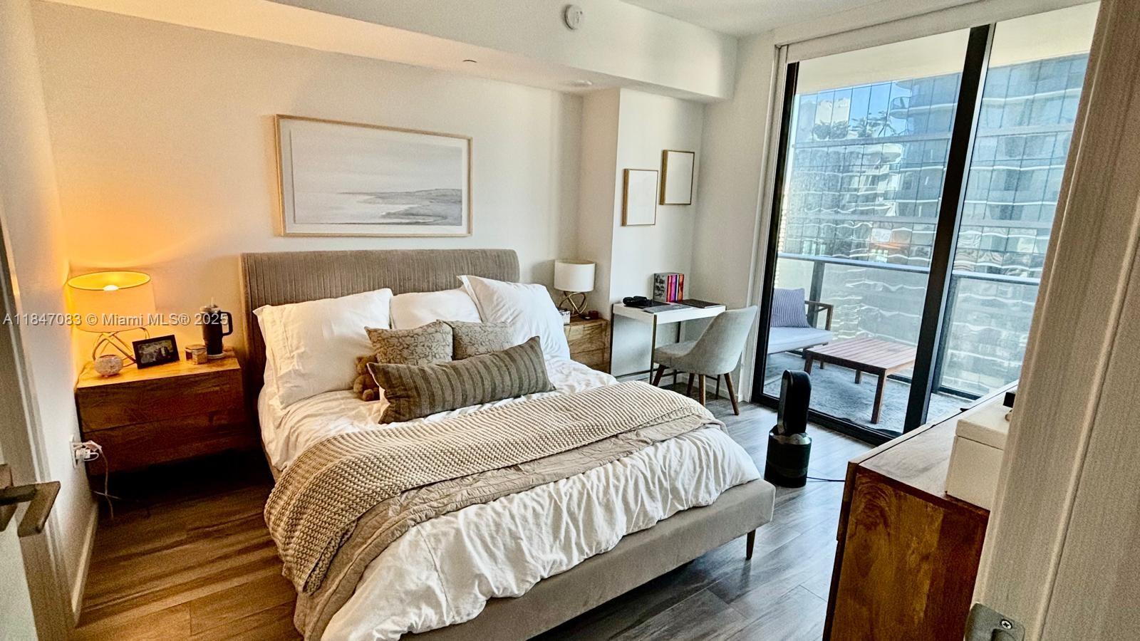801 S Miami Ave #4706, Miami FL 33130