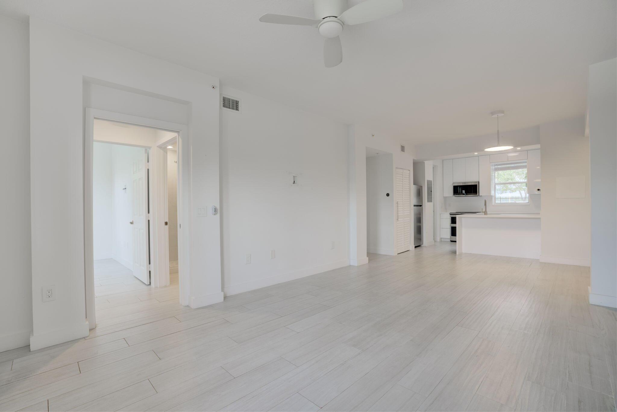 Image to showcase the property located at 1140 University Boulevard 13