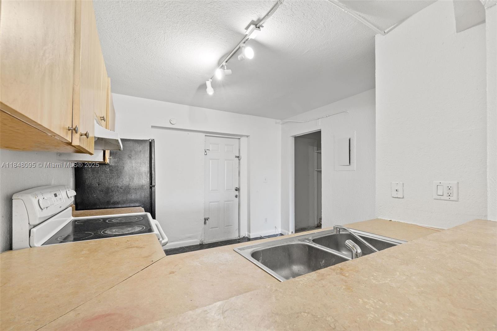 Property photo # 8