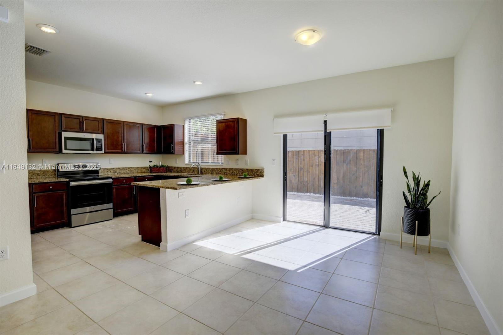 Property photo # 4