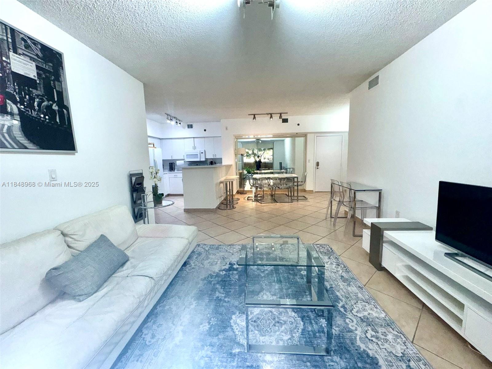 Aventura FL 33180 - A11848968