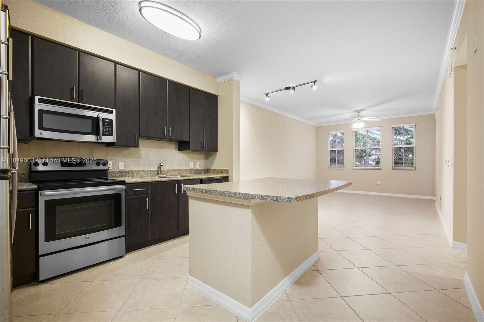 Property photo # 9