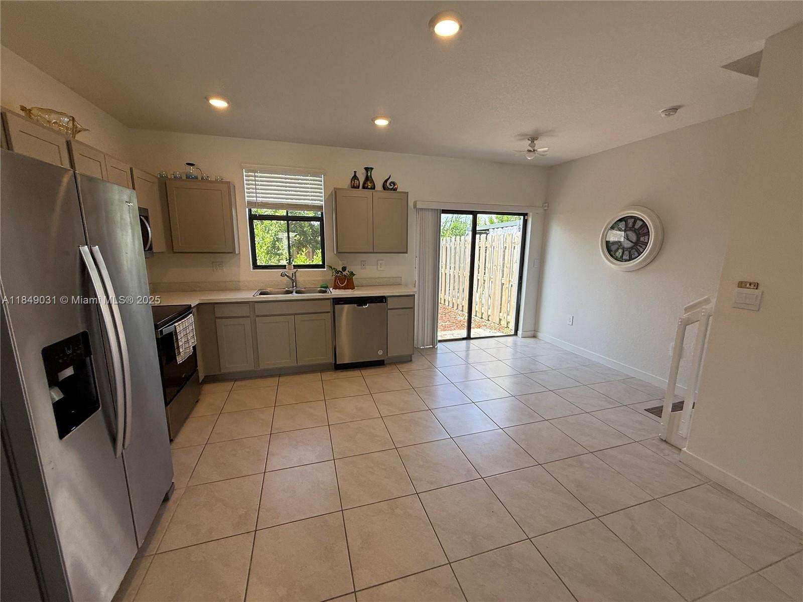 Property photo # 6