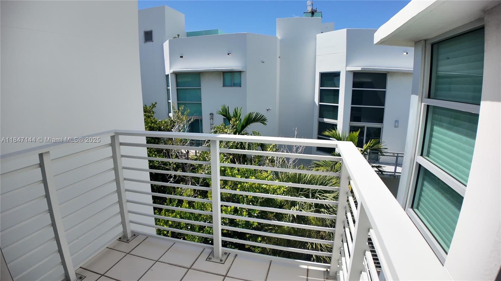 7744 Collins Ave 21