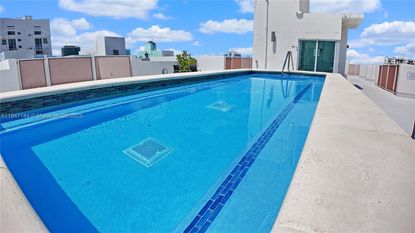 7744 Collins Ave 21