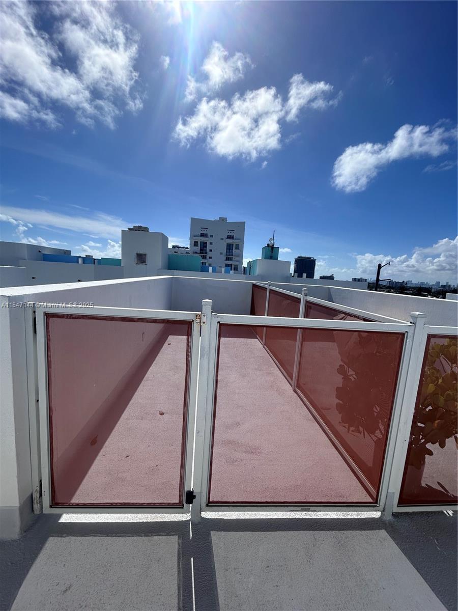 7744 Collins Ave 21
