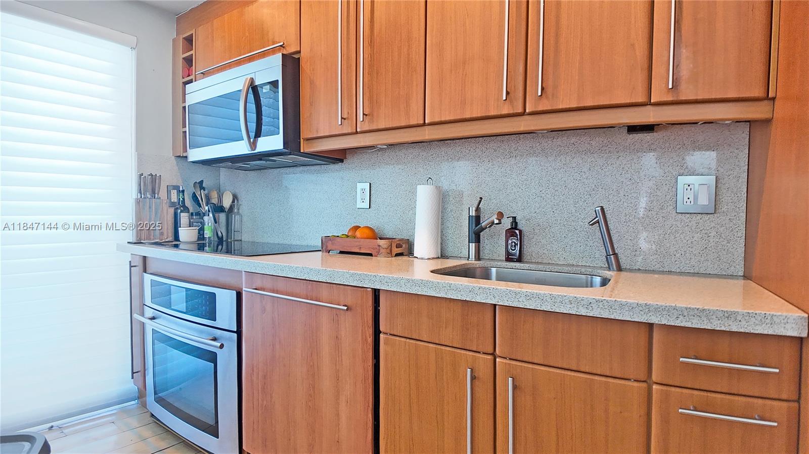 7744 Collins Ave 21