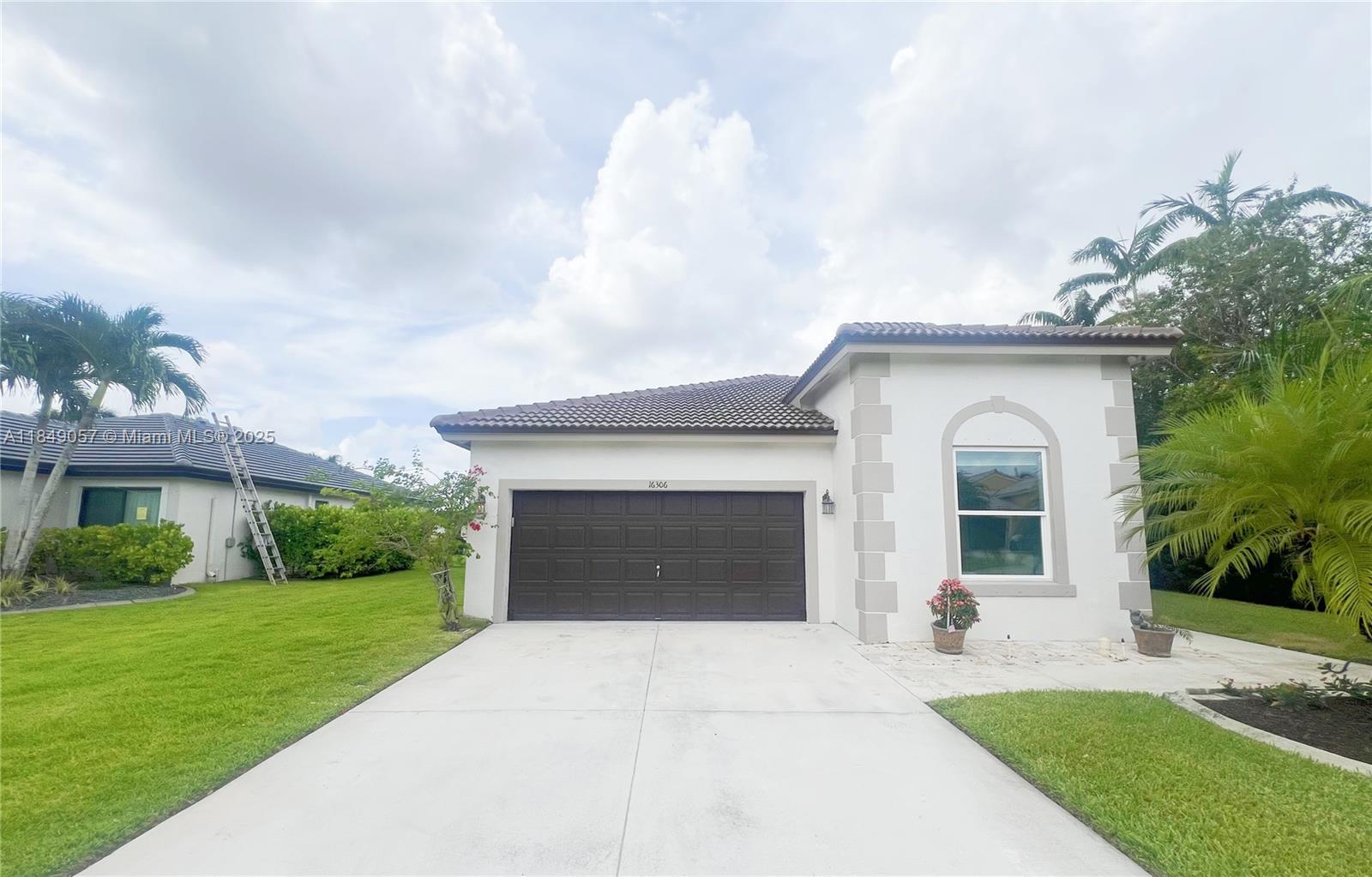 Property photo # 0
