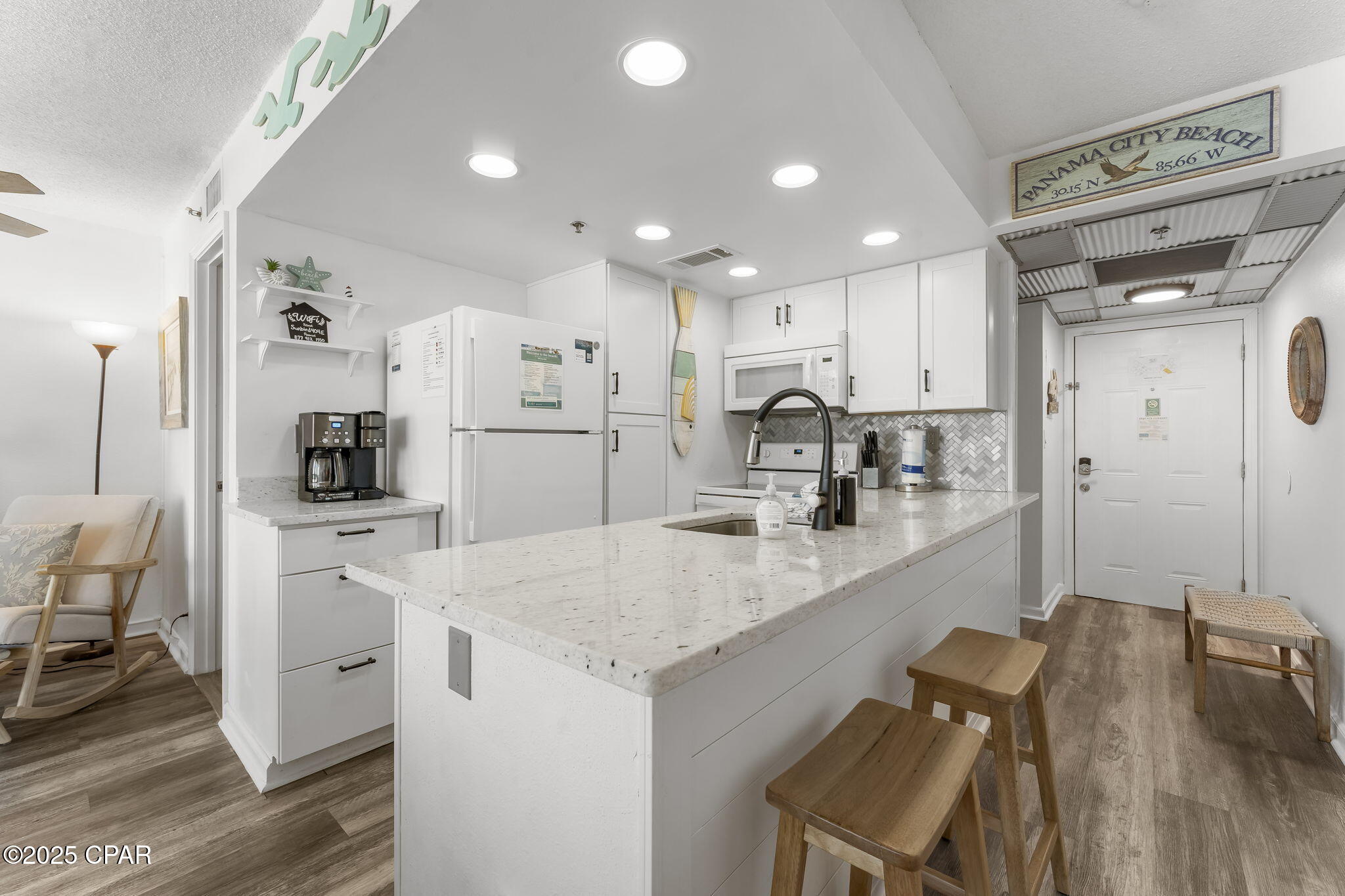 Image 10 For 9850 Thomas Drive 404e