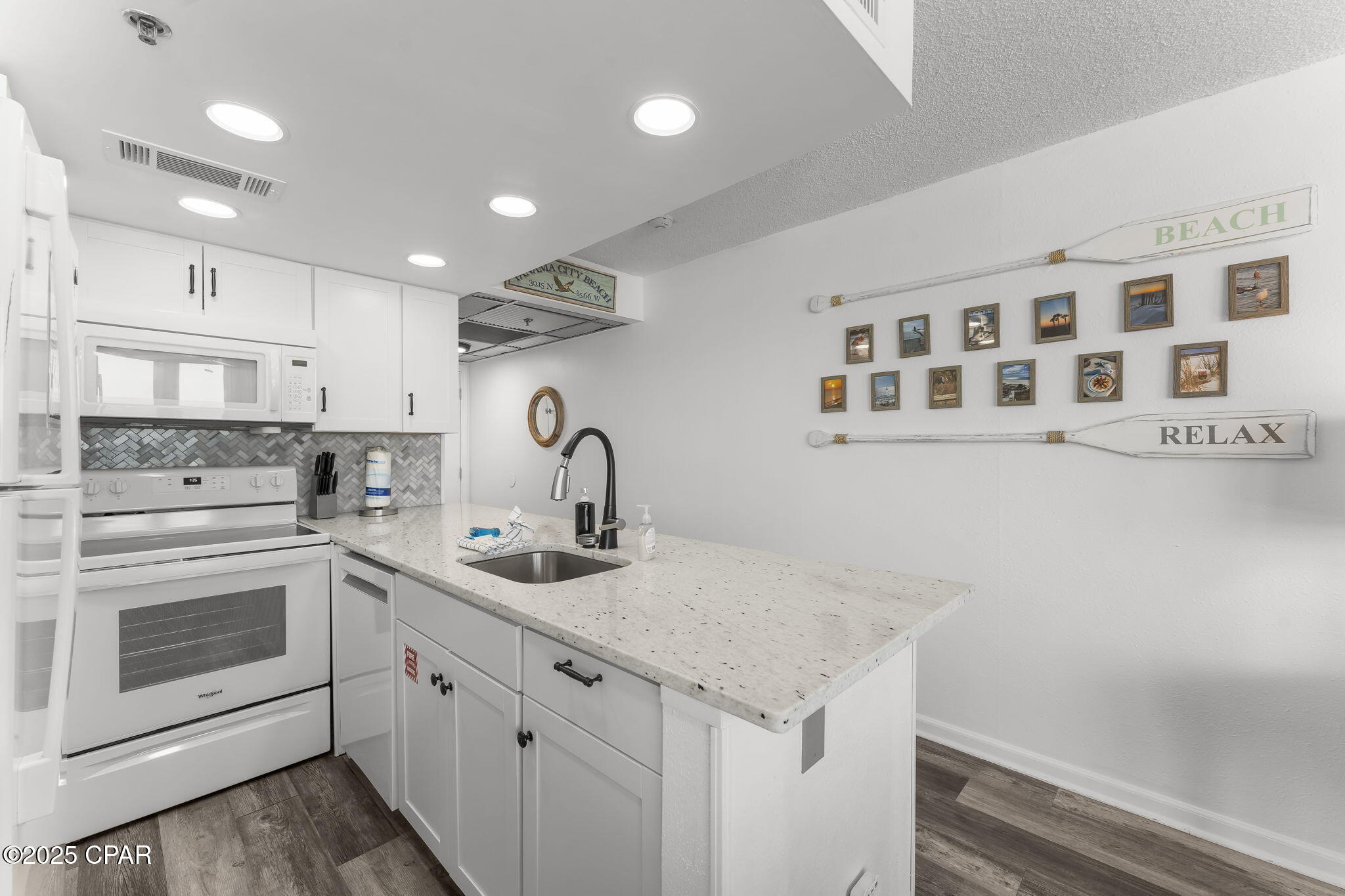Image 11 For 9850 Thomas Drive 404e