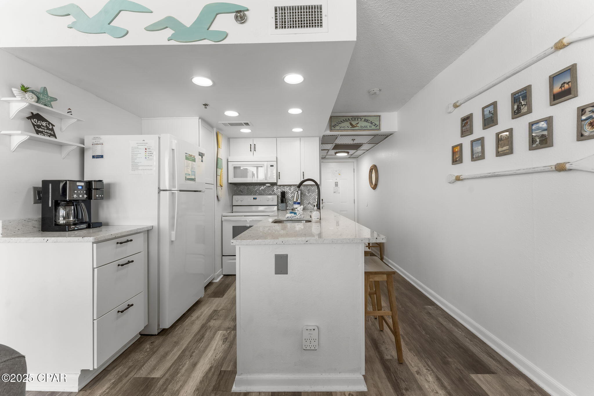 Image 12 For 9850 Thomas Drive 404e