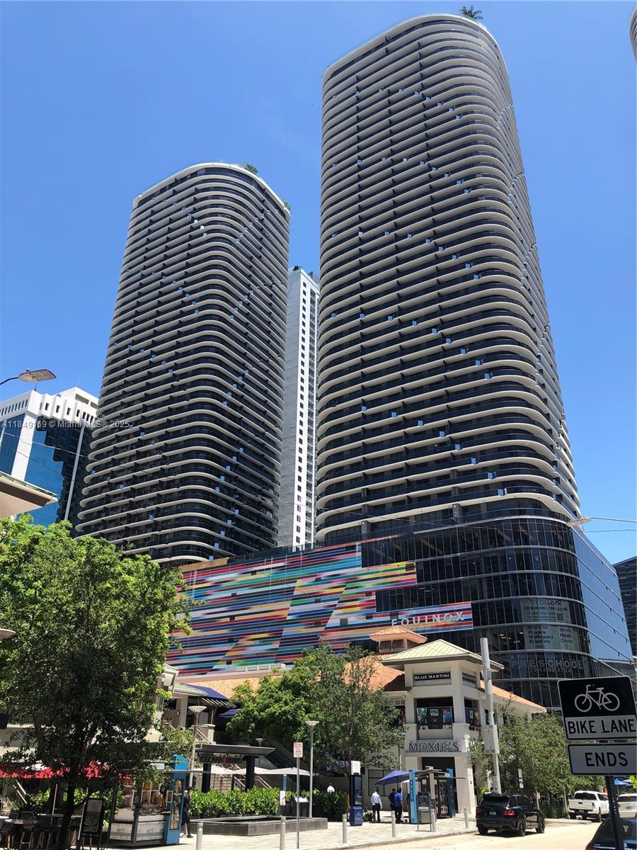 55 SW 9th St #1704, Miami FL 33130