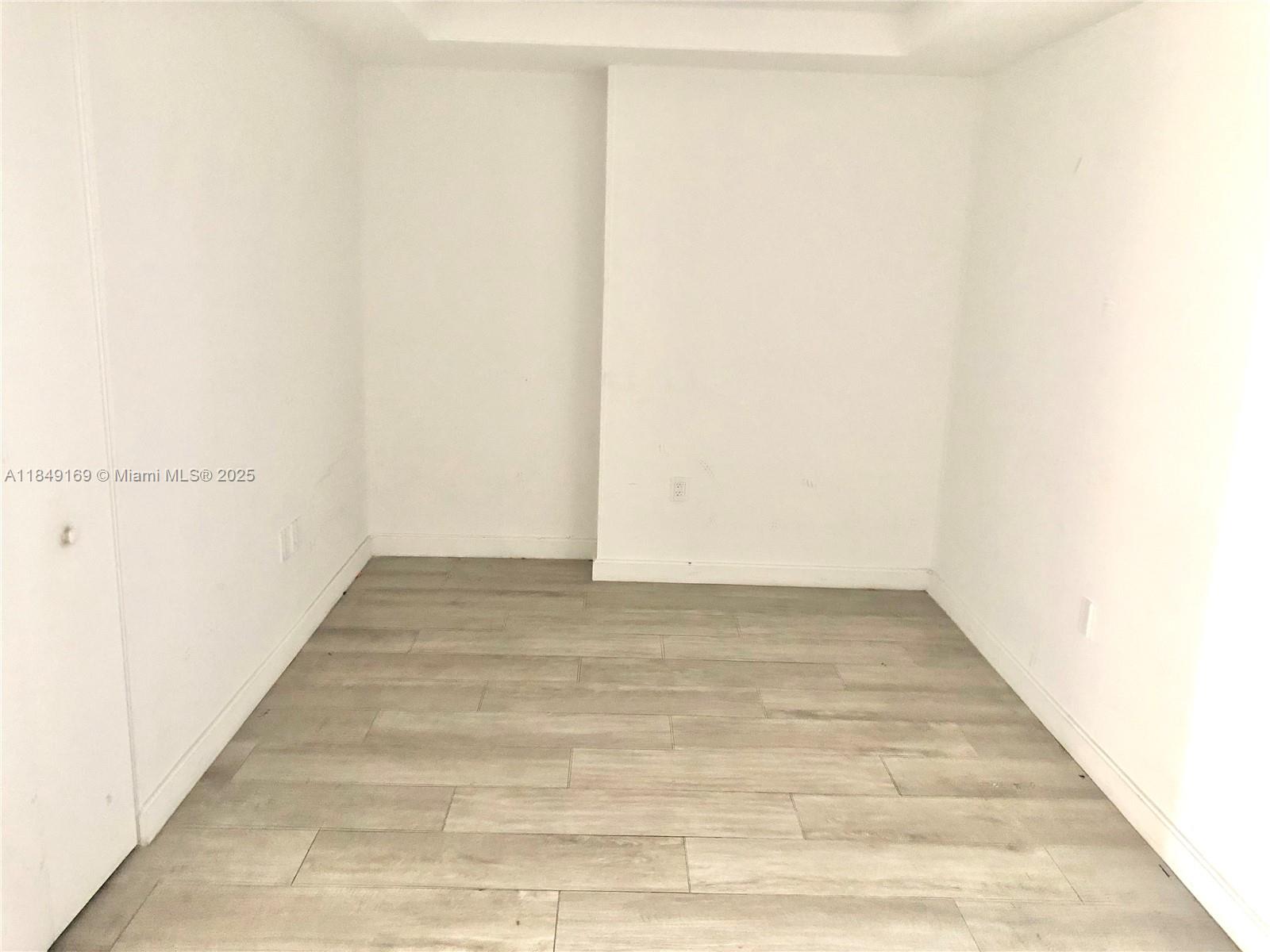 55 SW 9th St #1704, Miami FL 33130