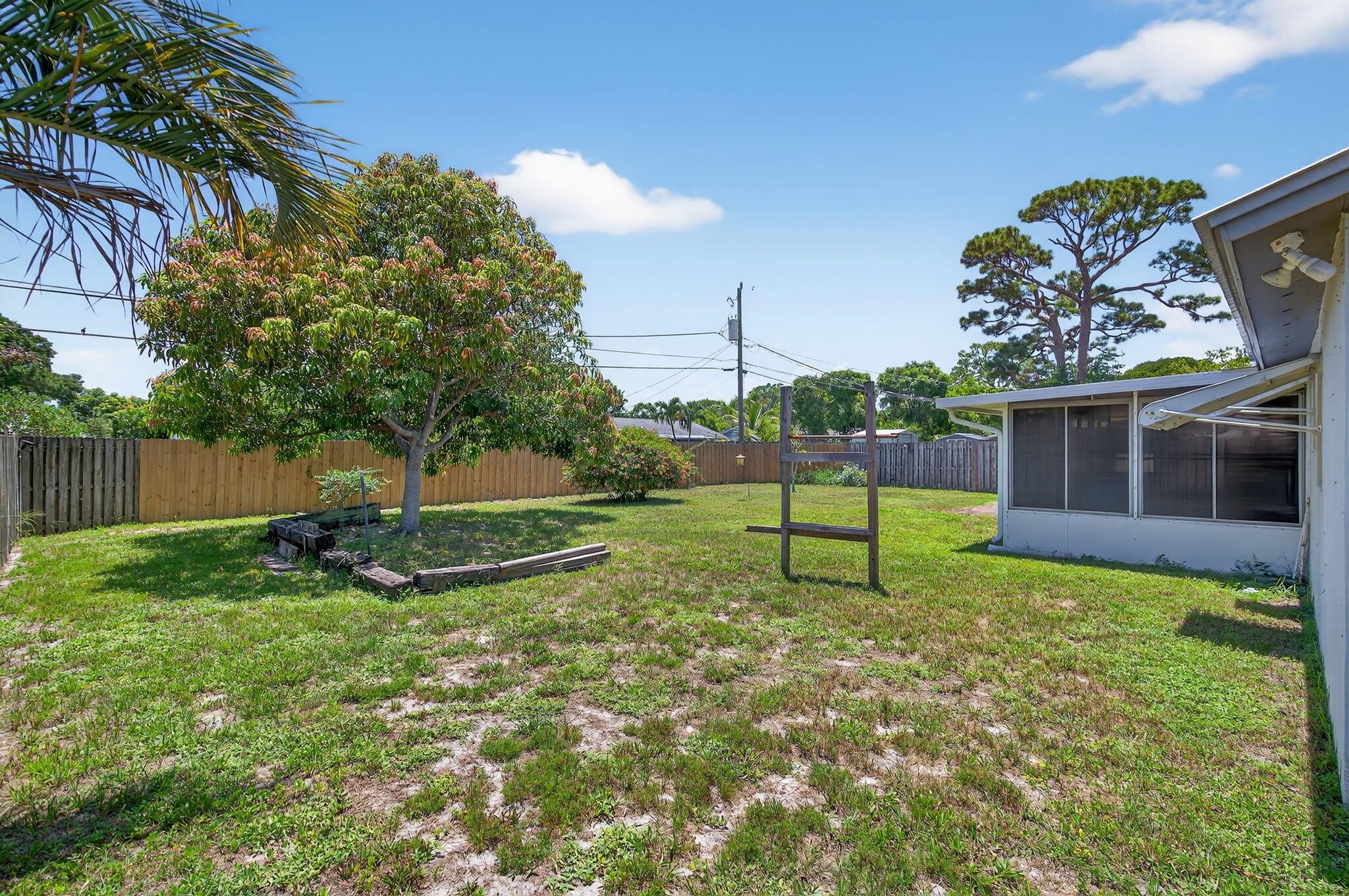 Image to showcase the property located at 1208 Cherokee Street