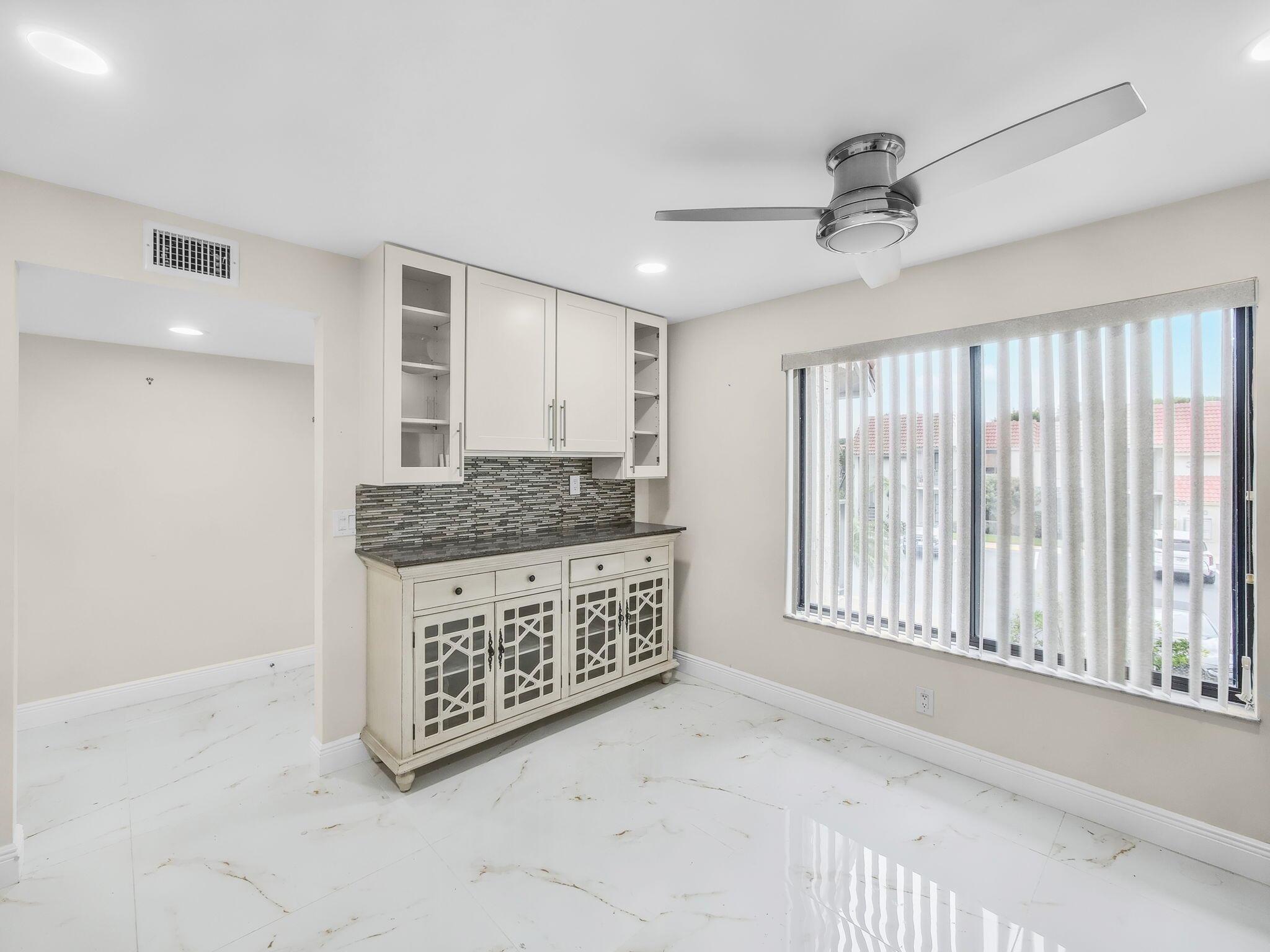 Homes for sale in Boynton Beach, FL | 5547 Fairway Park Dr #203, Boynton Beach, FL 33437 | MLS# R11111429