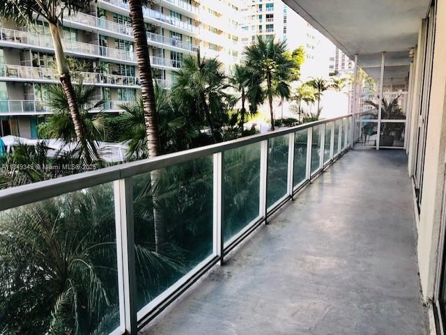 79 SW 12th St #1010, Miami FL 33130